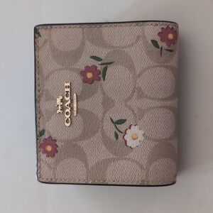 Coach Daisy Snap Wallet